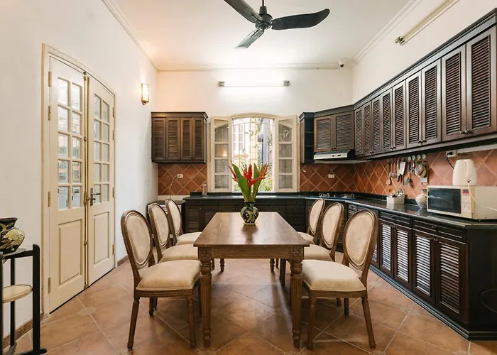 Spacious 5Br Mansion With Pool And Cinema In Hanoi