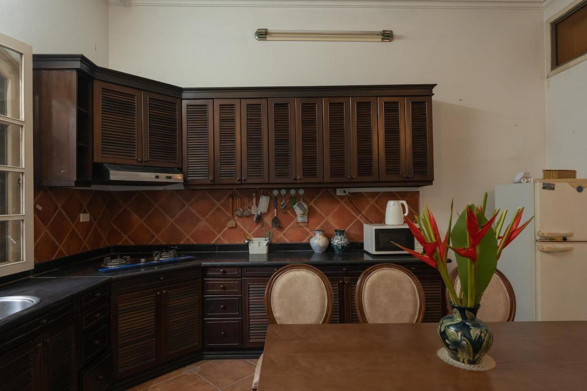 Spacious 5br Mansion With Pool And Cinema In Biệt thự *