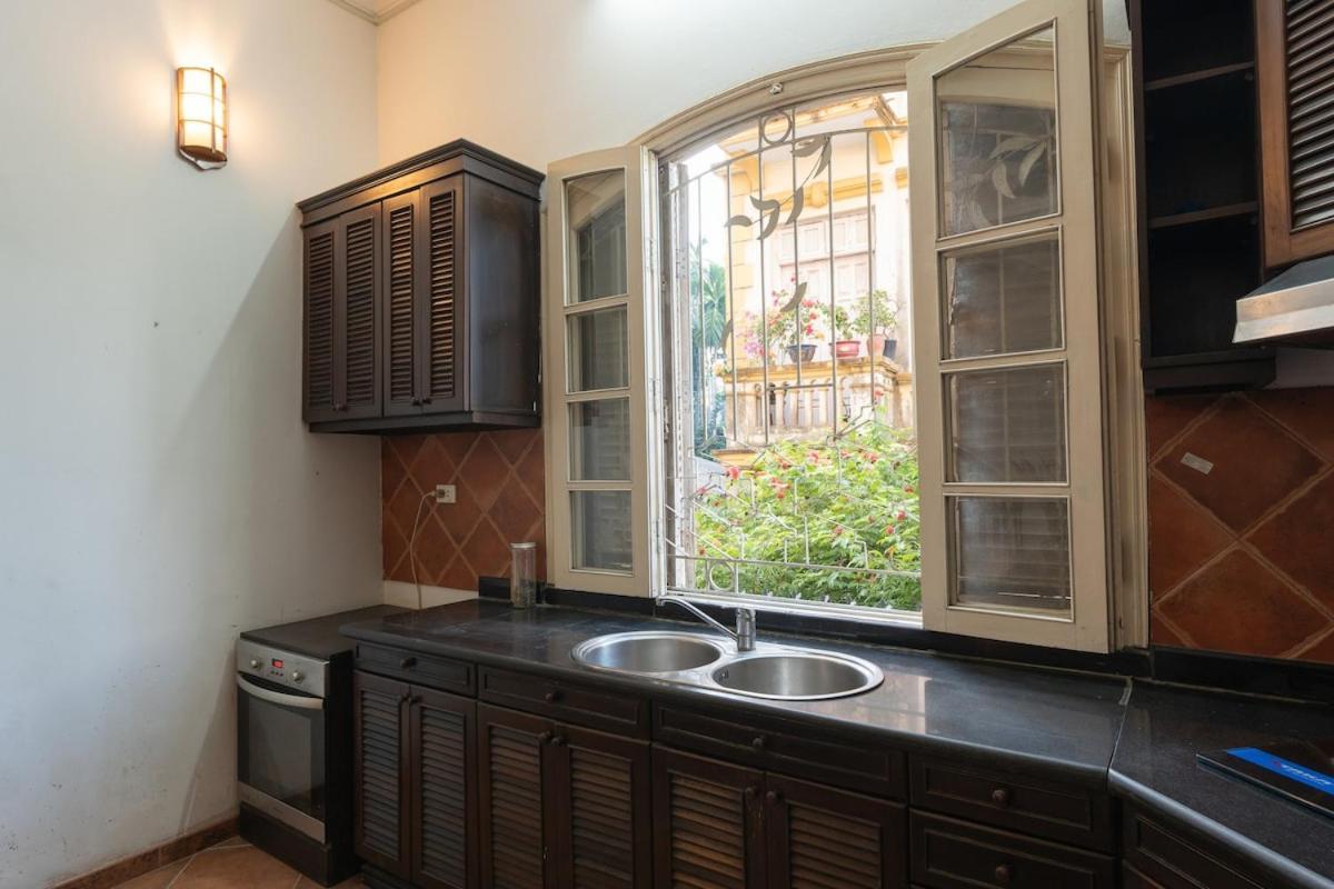 Spacious 5br Mansion With Pool And Cinema In