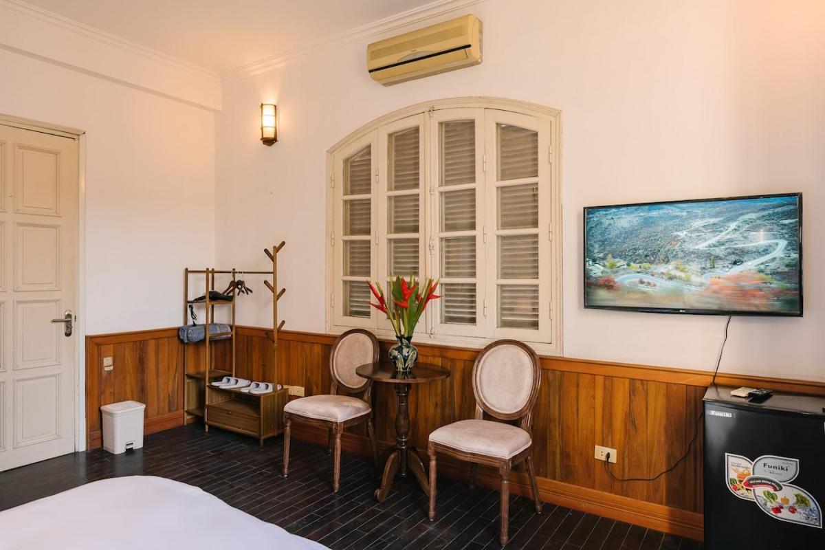 Spacious 5br Mansion With Pool And Cinema In Hà Nội