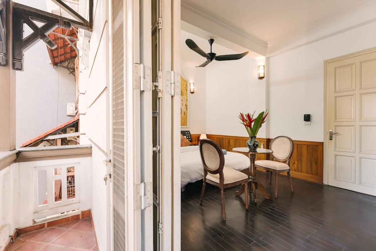Biệt thự Spacious 5br Mansion With Pool And Cinema In