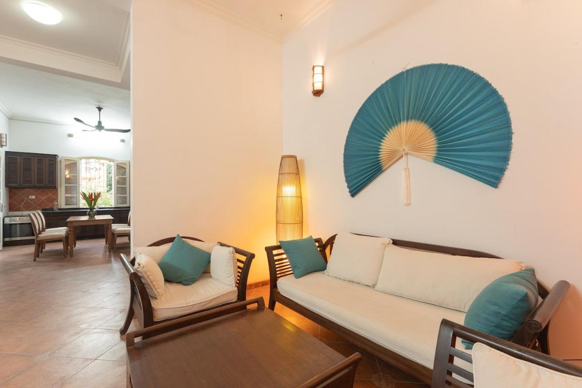 Spacious 5br Mansion With Pool And Cinema In Hà Nội