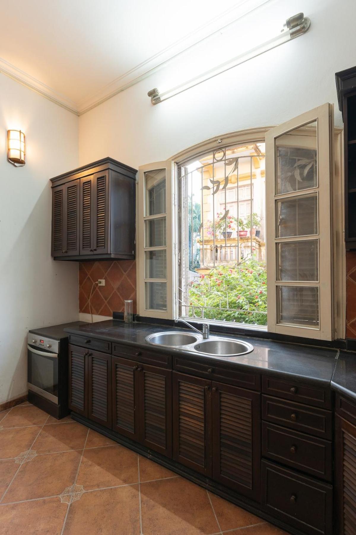 Spacious 5br Mansion With Pool And Cinema In Hà Nội