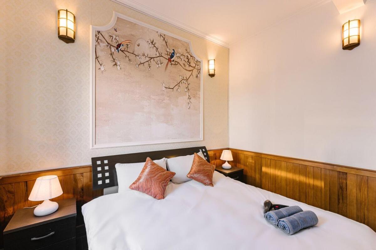 Spacious 5br Mansion With Pool And Cinema In * Hà Nội